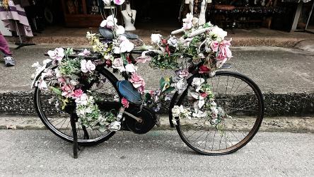 Thumbnail of 花に飾られた自転車@台湾